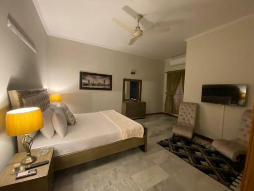 Hostal Luxurious Rooms In F7!! Top Location!