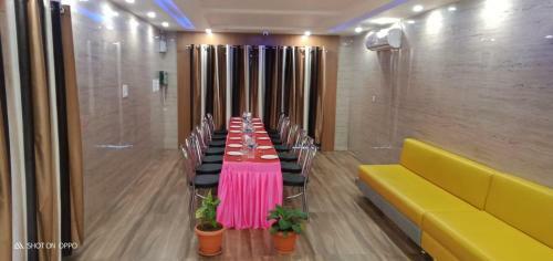 Hotel Shree Laxmi & Restaurent