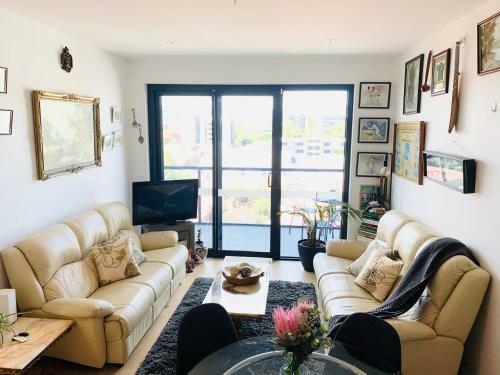 New Apartment 2 Bedroom 2 Bathroom & Carpark
