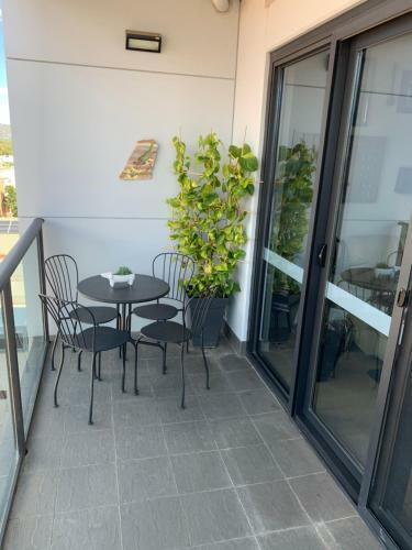 New Apartment 2 Bedroom 2 Bathroom & Carpark