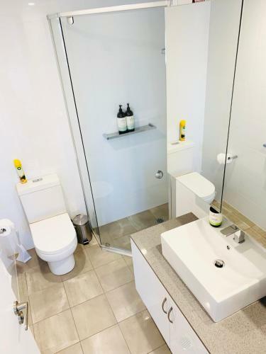 New Apartment 2 Bedroom 2 Bathroom & Carpark