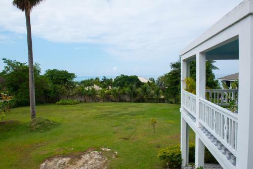 Blue Lotus Villa