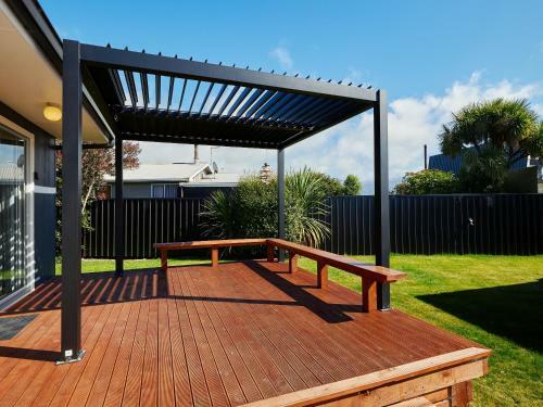 Sunset Hideaway - Kaikoura Holiday Home