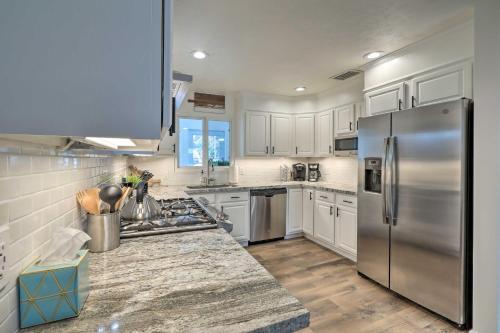 Stunning Flagstaff Home With Deck And Fire Pit!
