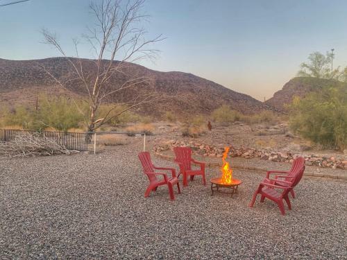 Villa Desert Getaway - Centrally Located, Trail Access Steps Away!