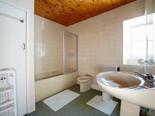 Pass The Keys Spacious 4 Bedroom House Close To Beach And Shops
