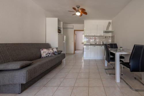 Apartments Dalilla Vir