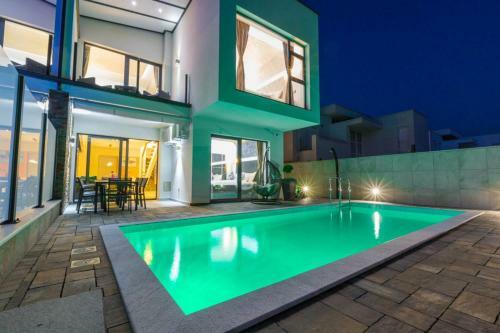 Villa Grizane 1 Bela 8 Pax