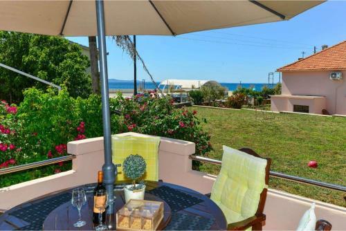 Gatsby Holiday House