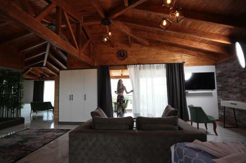 Antalya Havaalan? Yak?n? L�x Villa