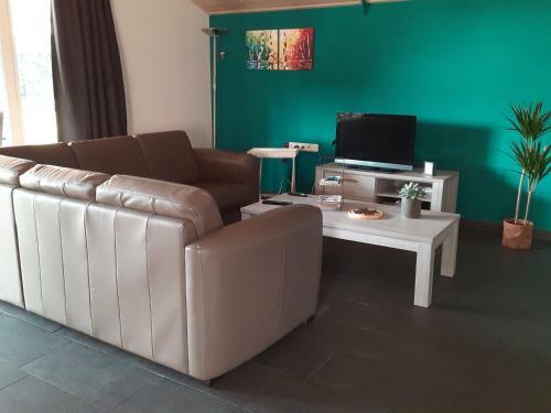 Apartamento Ruime Accommodatie Met Groot Terras Bij de Bossen.