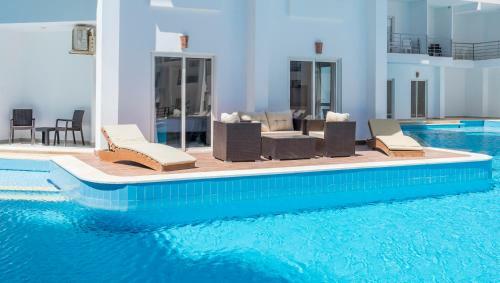 Aqua Palms Swim-up Apartment