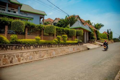 Bed & Breakfast A Home From Home