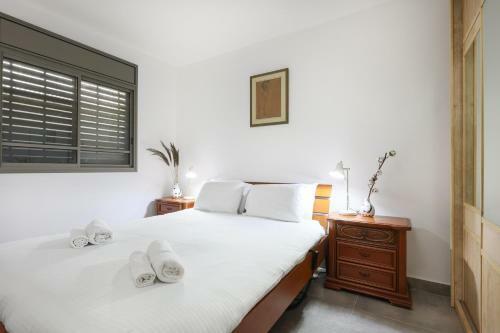 Modern And Stylish 2br Apartment