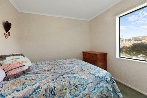 Pretty In Papamoa - Papamoa Holiday Home