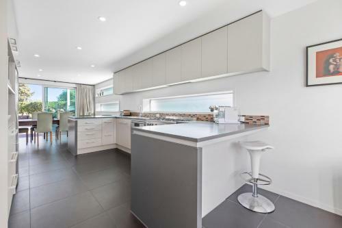 Beach Life - Papamoa Holiday Home