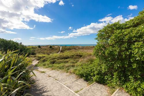 Beach Life - Papamoa Holiday Home