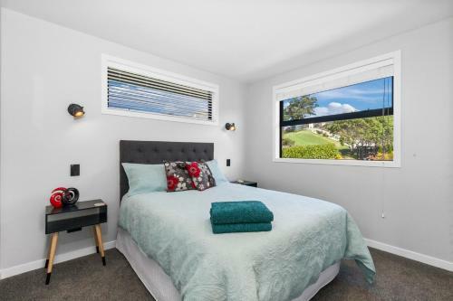 Seaside Escape - Algies Bay Holiday Home