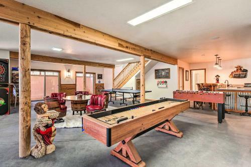 Spacious Overgaard Cabin Retreat With Game Room