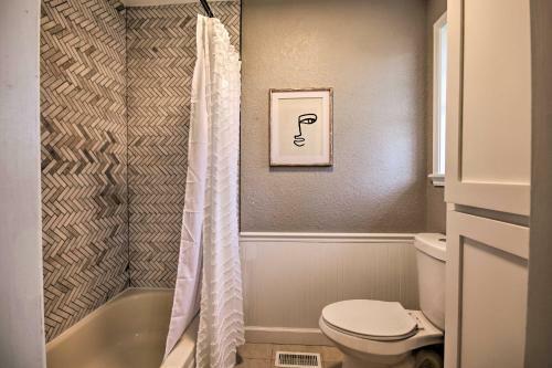 Modern Bentonville Home Walk To Downtown!