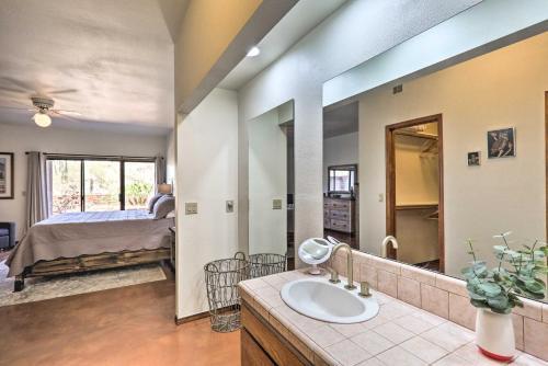 Beautiful Saguaro Vista With Mountain Views!