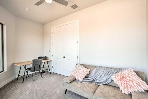 Phoenix Hillside Home With Patio, Grill, Views!