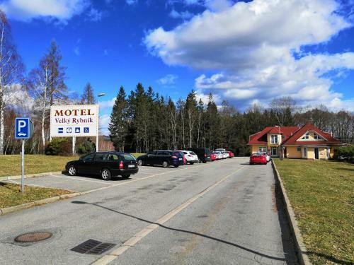 Hotel Motel Velk� Rybn�k