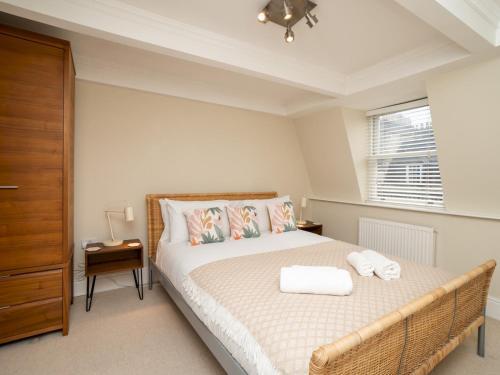 Pass The Keys Spacious 3 Bed Apartment In Prime Central Location