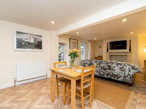 Pass The Keys Lovely 1 Bed Apartment With Free Parking