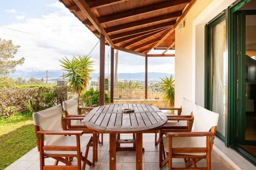 Luxury Villa In Agios Nikolaos With Private Pool
