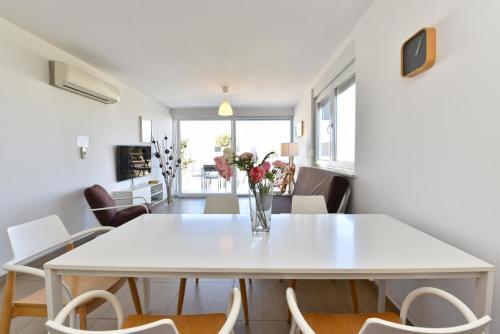 Apartments By The Sea 2152