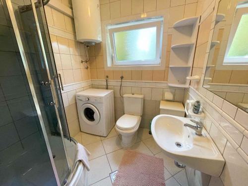 Apartment In Jadranovo 42074