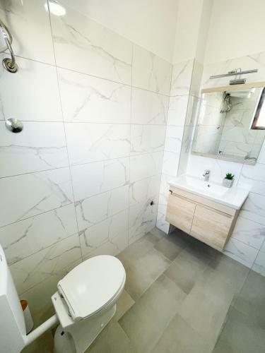 Spacious Apartment Amaros