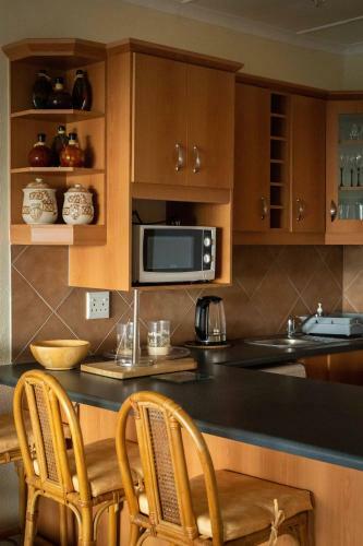 Luxury Beach Apartment - Beautiful Sunsets & Ocean Views