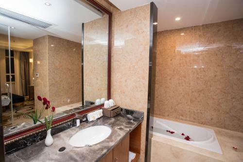 Hong Van Grand Hotel