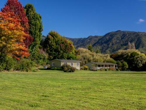 Kowhai Cottage - Marahau Holiday Unit