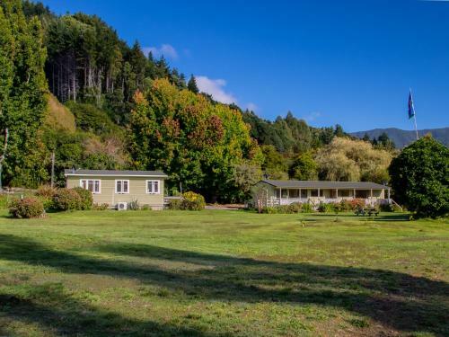 Kowhai Cottage - Marahau Holiday Unit