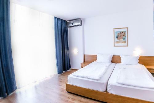 Hotel Opal