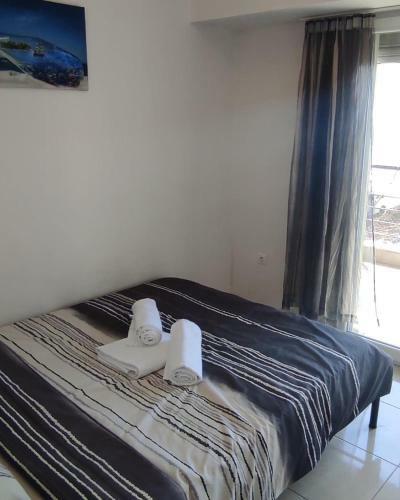 Brisket Apartments, Nea Flogita