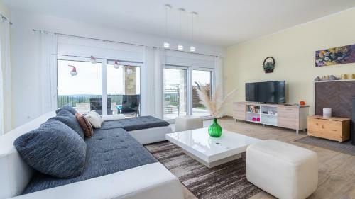 Villa Andreas Mateli?i With Beautiful Sea View