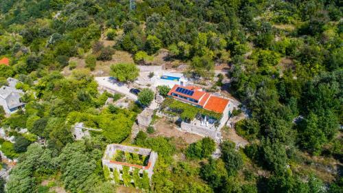 Charmy Stone Villa Karla