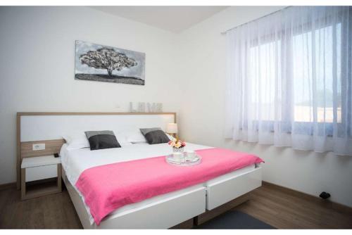 Leon Holiday Home