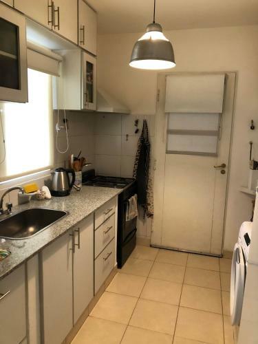 C�moda Habitaci�n Privada En Casa Compartida
