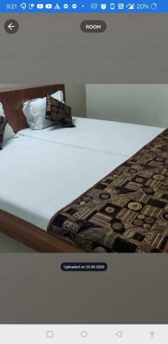 Oyo 88096 Hotel Mourya