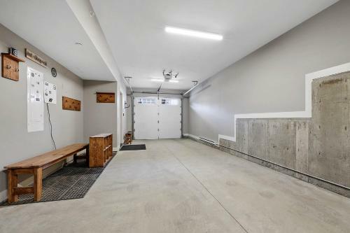 Spacious Modern Ski-in Ski-out With Hot Tub Townhouse