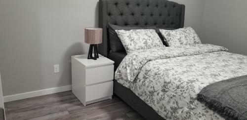Luxurious 2 Bedroom Basement Suite