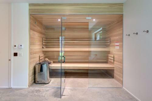 Contemporary + Spa & Sauna