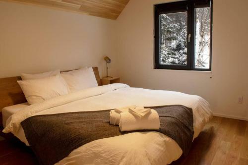 Contemporary + Spa & Sauna