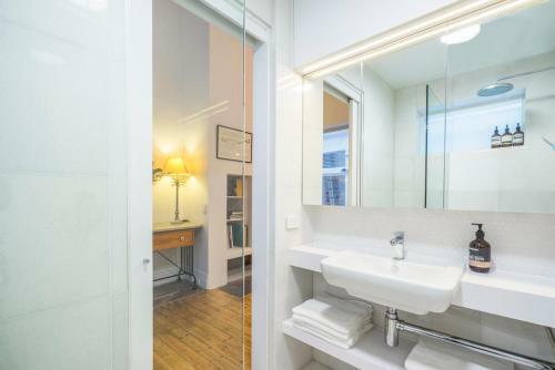 Beachside Luxury Loft Apartment