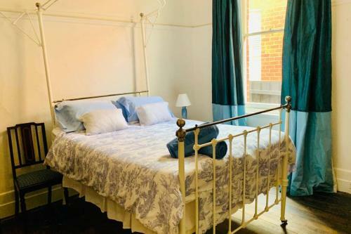 Elwood Eclectic Gem